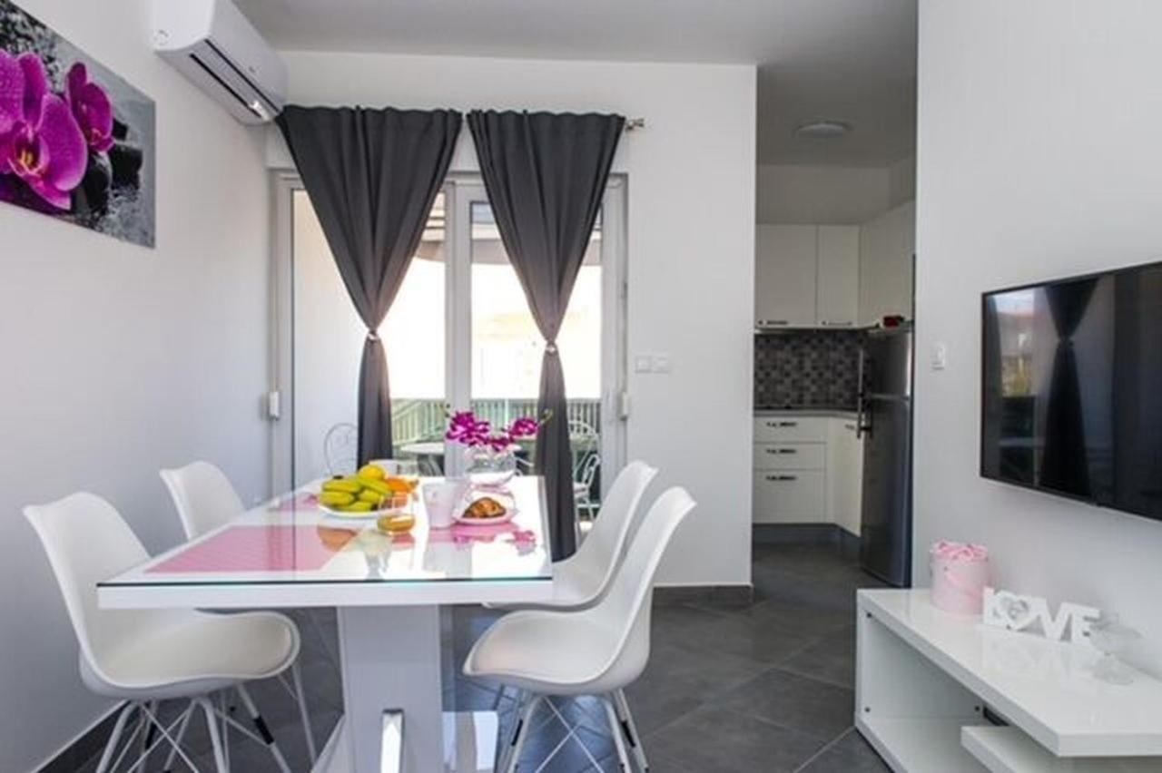 Apartments Zdeslav Rogoznica  Eksteriør billede