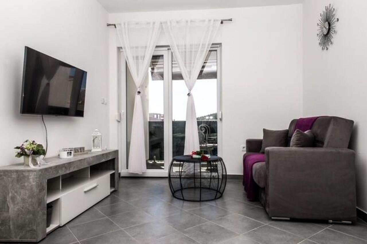 Apartments Zdeslav Rogoznica  Eksteriør billede